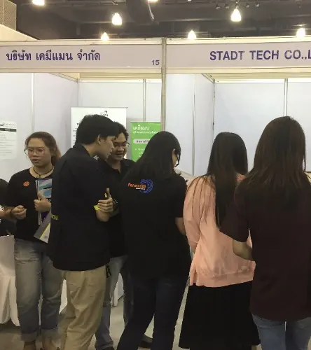 ผู้สนใจที่บูธ STADT TECH