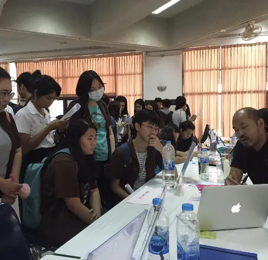 ทีม STADT TECH พูดคุยกับนักศึกษาที่สนใจร่วมงาน